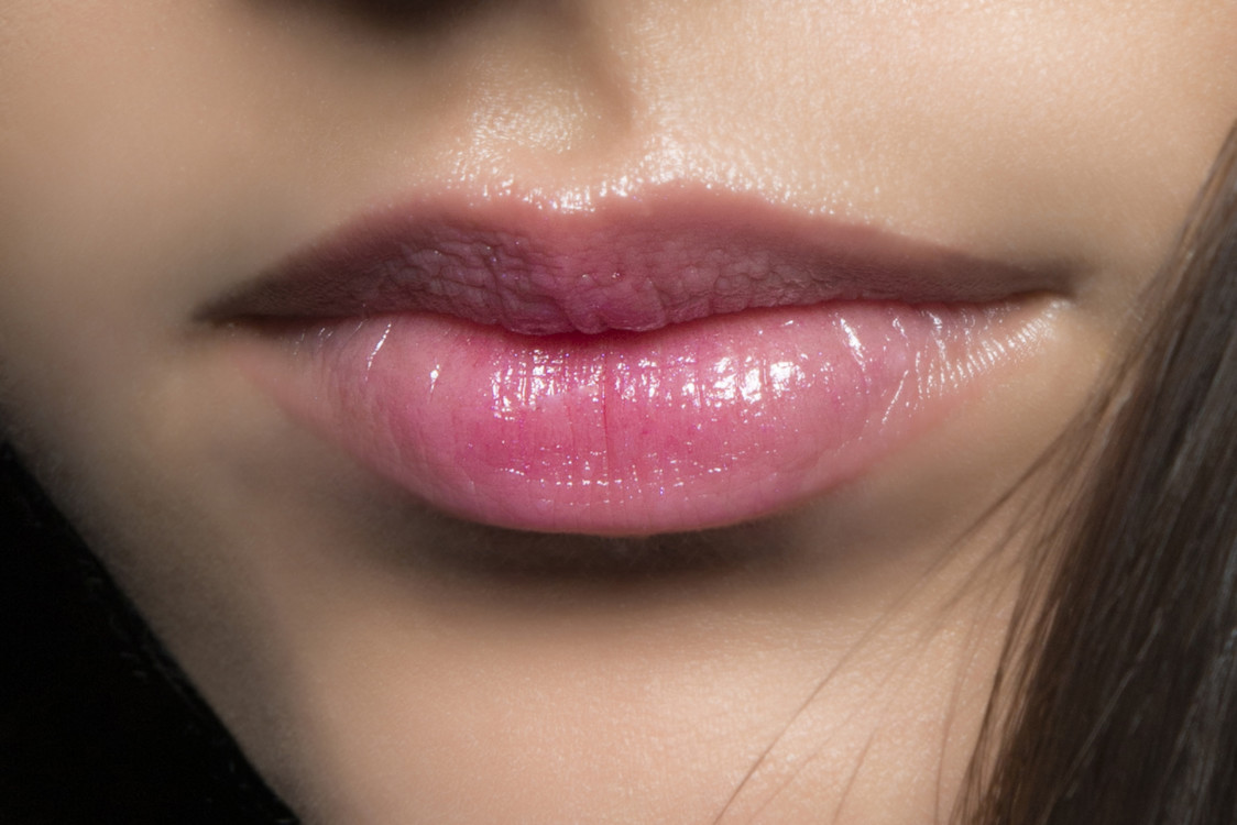 Мокрые губы. Эффект влажных губ. Блеск для губ. Kiko milano jelly stylo. Блеск для губ.