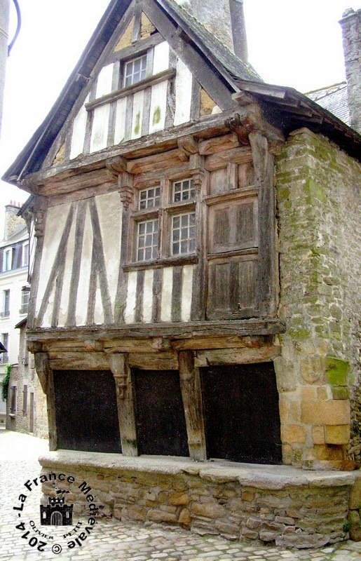 LA FRANCE MEDIEVALE QUIMPERLE (29) Maison
