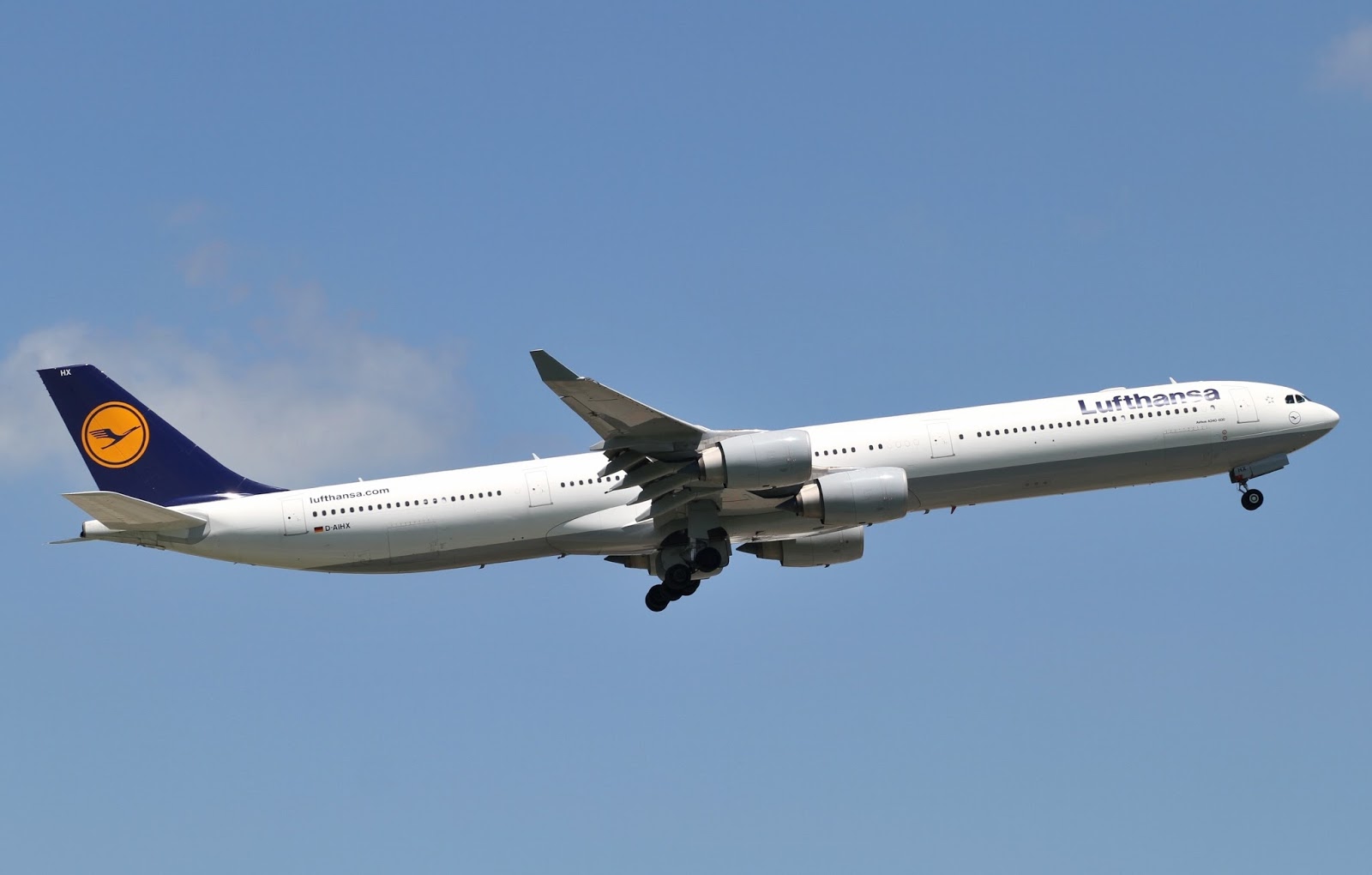 lufthansa_a340-600.jpg