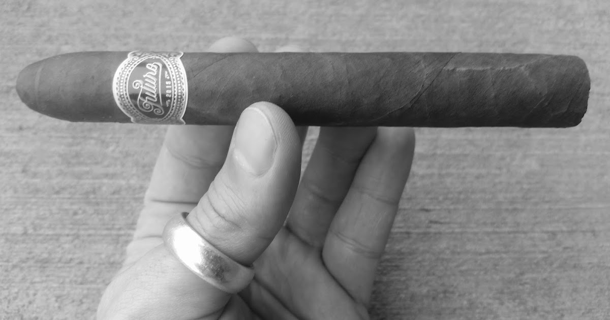 Kaplowitz Media. Warped Futuro Cigar Review