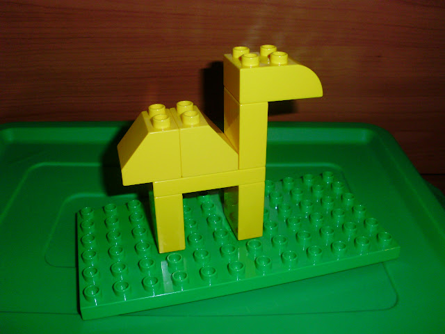 MOCs com peças LEGO Duplo representando diversos animais