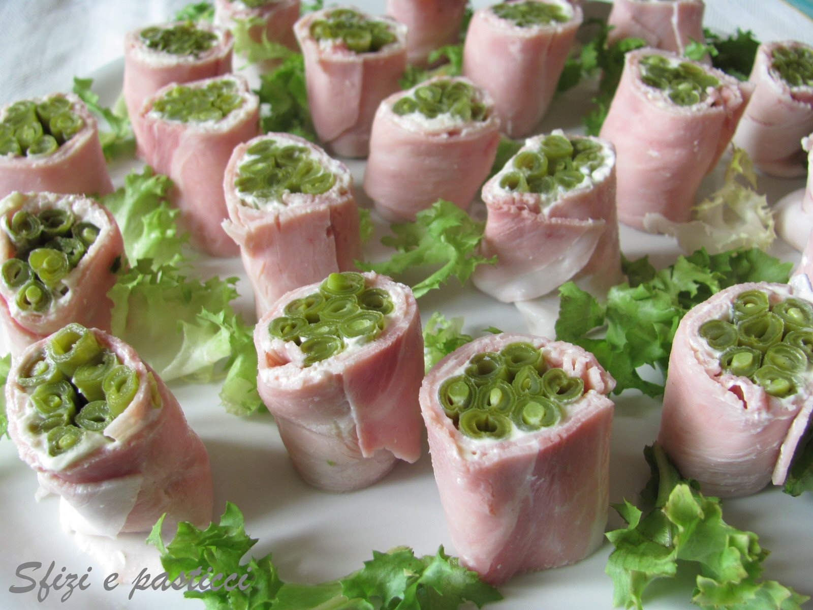 Sfizi e pasticci Involtini di prosciutto cotto
