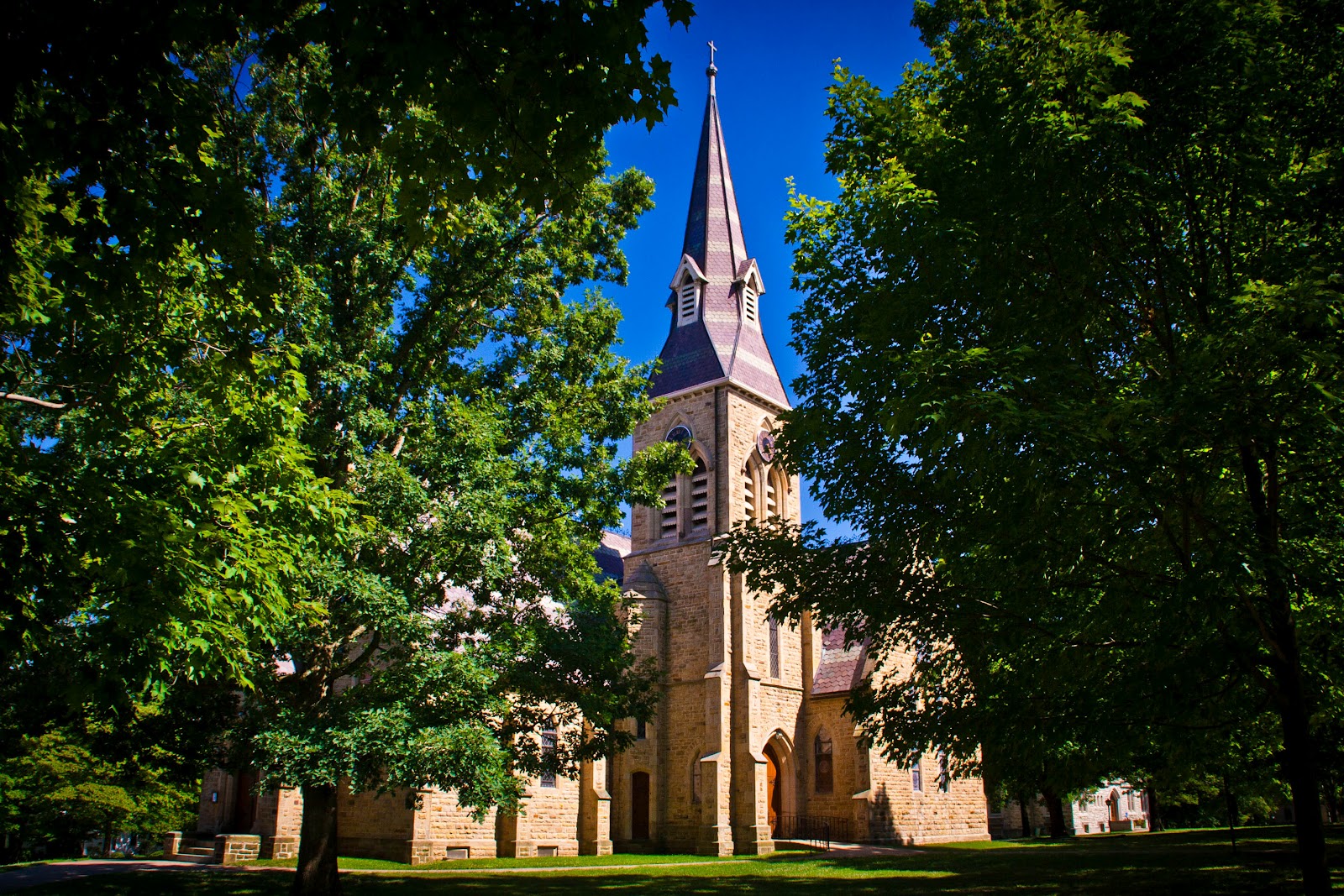 Photographing Kenyon Summer at Kenyon Church of the Holy Spirit