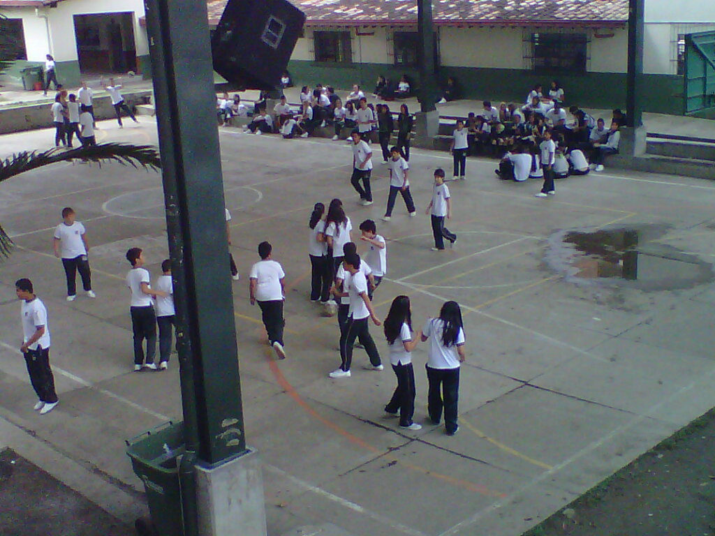 Normal Envigado Escudo Y La Bandera De La Normal 