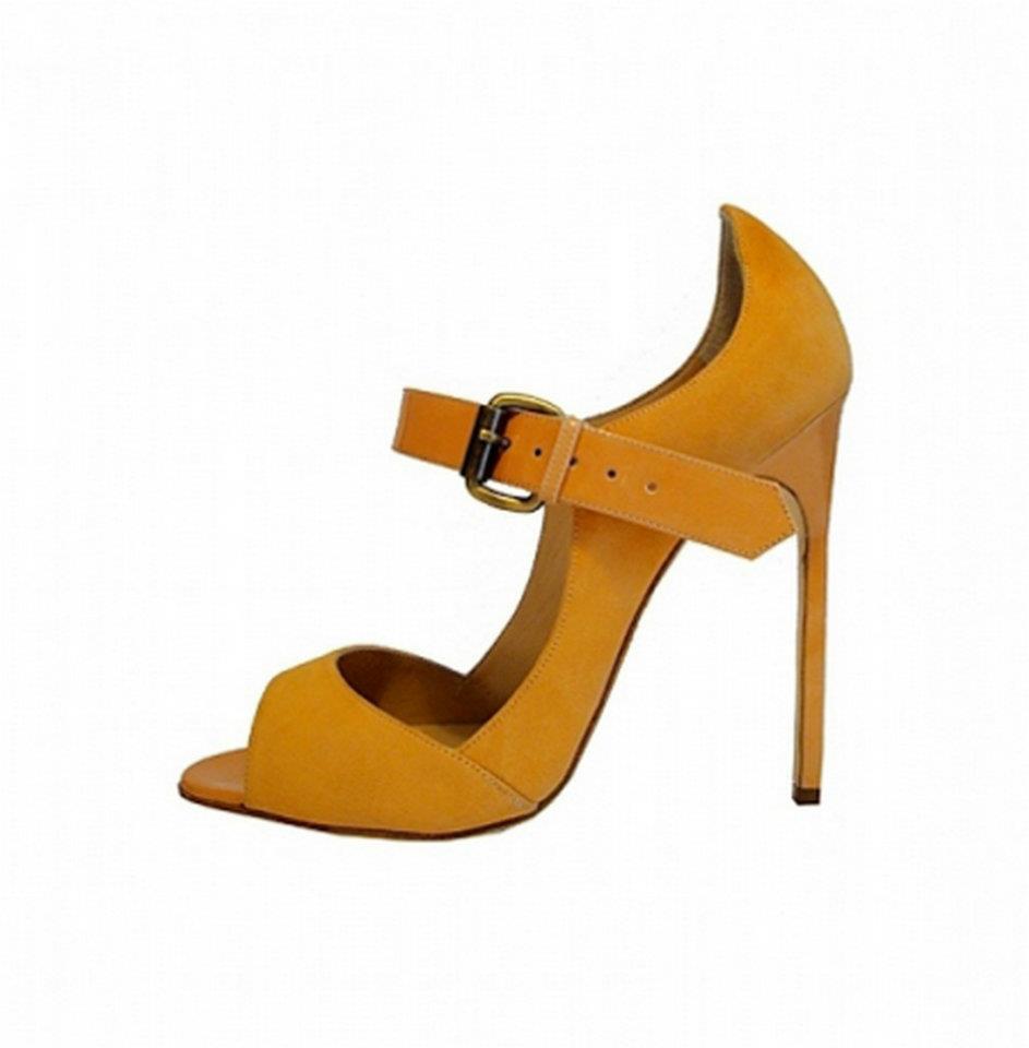 Manolo Blahnik SpringSummer 2012 Shoes plumede