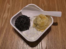 Durian and black glutinous rice with frozen coconut milk (榴莲忘返)