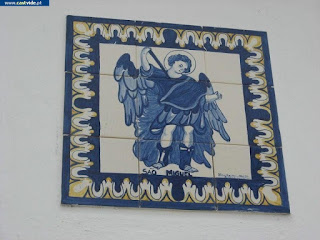 Azulejos e Placas de Pedra de Castelo de Vide, Portugal (Tiles)