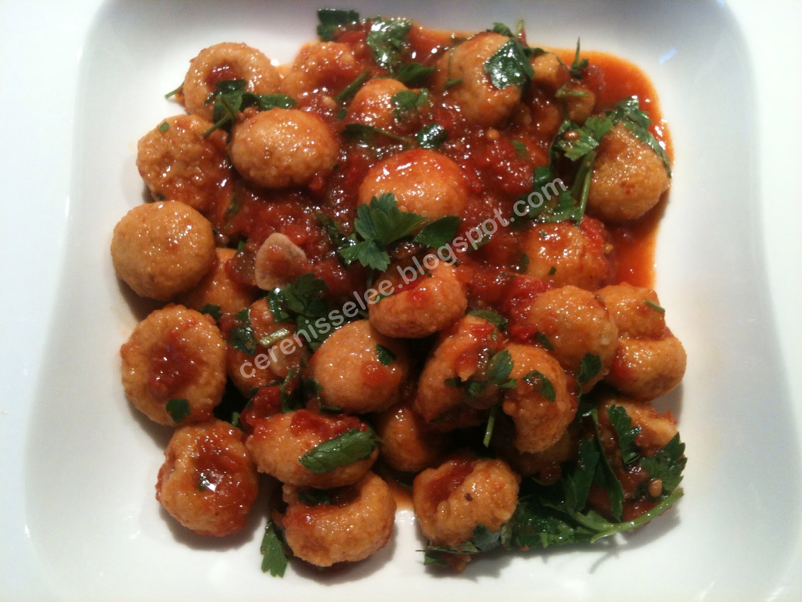 Hér Kitchén: BULGUR BALLS IN SOUR SAUCE (KURDISH BULGUR BALLS)