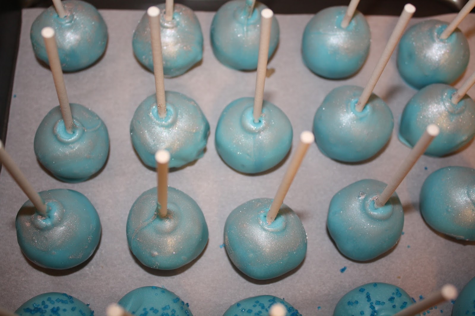 Cookies and cream cake pops