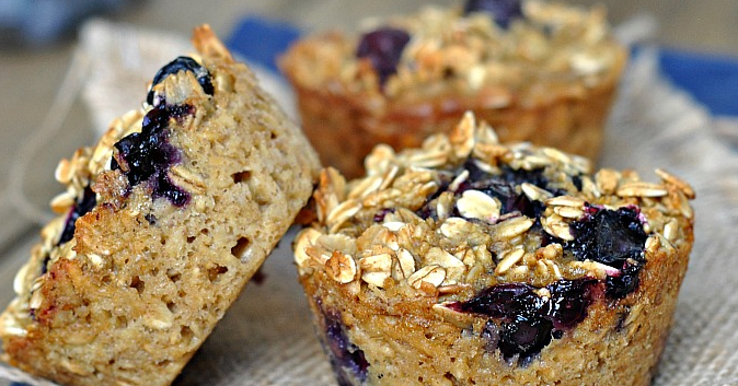 BAKED BLUEBERRY OATMEAL CUPS