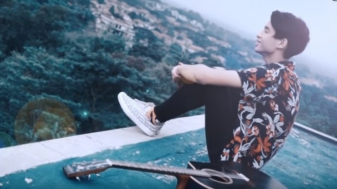 Lirik Menyimpan Rasa Devano Danendra Ost Mahluk Manis Dalam Bis Lirikaz 09