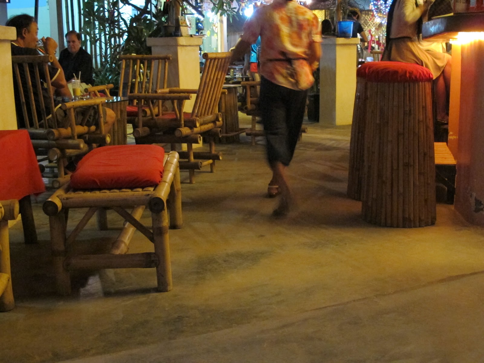 KOMITU Bamboo "Island Bar" in Siem Reap's night market