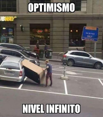 Optimismo, nivel infinito,sofá, coche, transporte Optimismo, nivel infinito,sofá, coche, transporte
