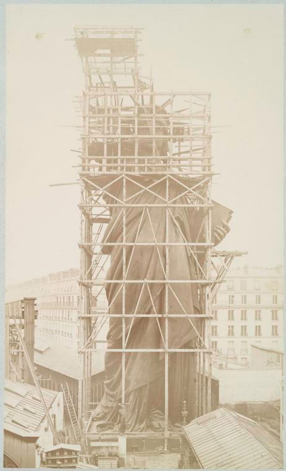 Incredible Photos of the Statue of Liberty Being Built in Paris Before