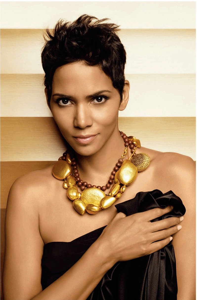 Celebrities, Movies and Games Reveal Perfume by Halle Berry for Women
