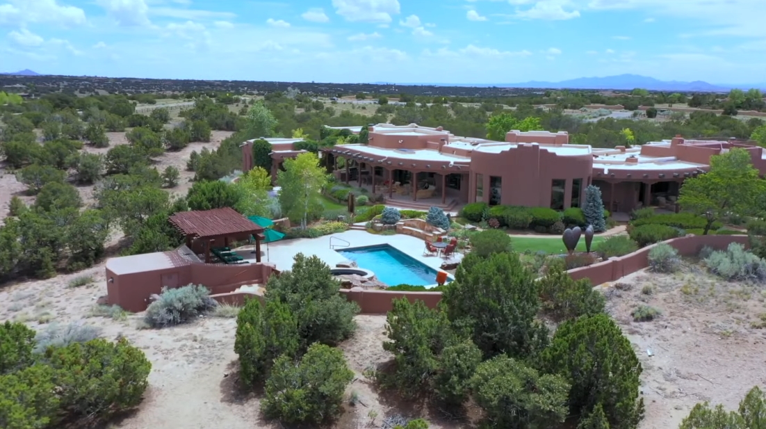 Tour 2 Indian Pony, Santa Fe Luxury Home vs. 29 Interior Design Photos