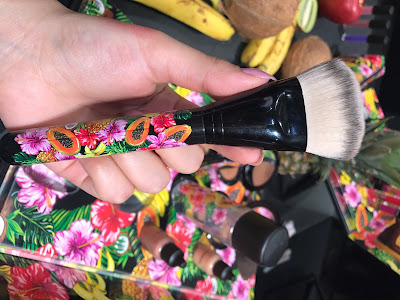 mac fruity juicy makyaj fırçası