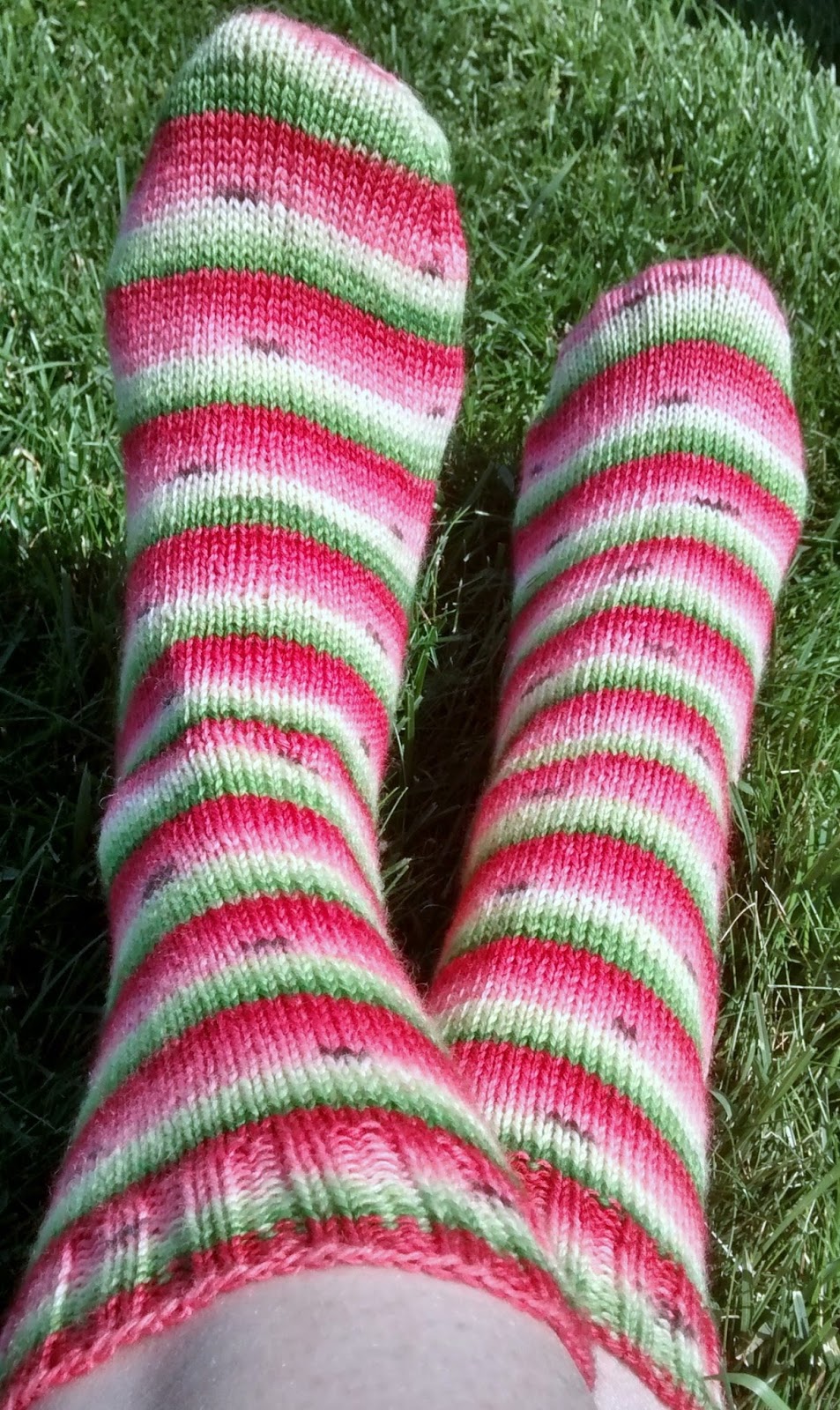 Anyone Can Knit...: FO: Plain Vanilla Socks
