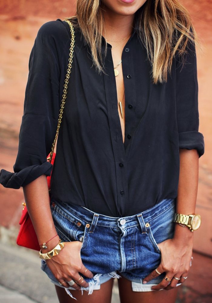 Street style | Loose black blouse and denim shorts | Luvtolook