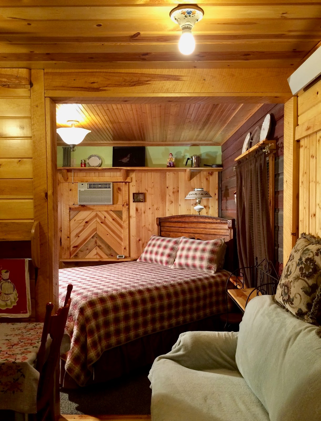 BLACK HILLS HOME CABINS, Hill City, SOUTH DAKOTA