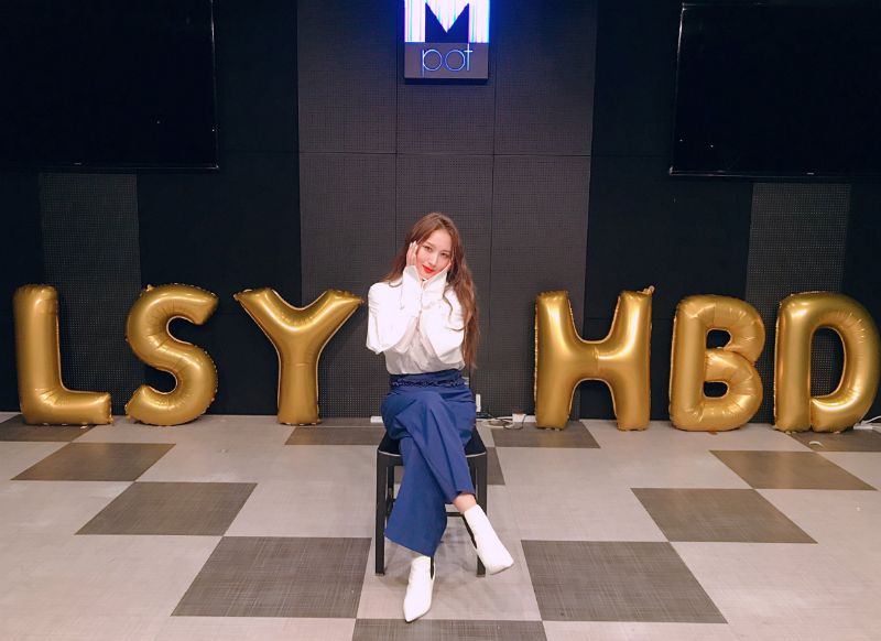 무대 아이컨택하면 피하게 될거 같은 시연 | 인스티즈