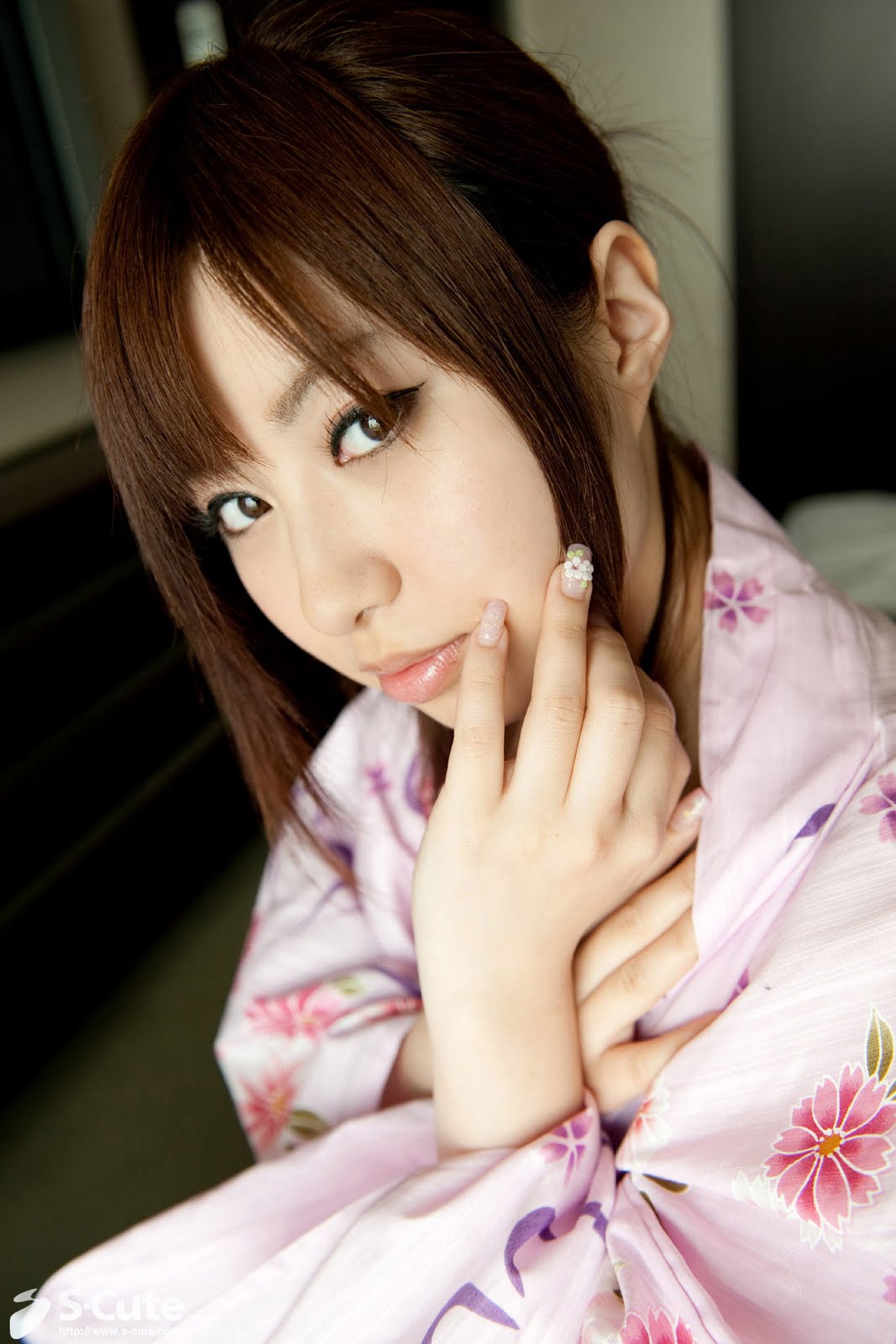 http://3.bp.blogspot.com/-O9MlMP8nBpE/TgNXenbr3hI/AAAAAAAACGU/be1_Epwqo4U/s1600/Kokomi+Naruse+in+pink+kimono-01.jpg