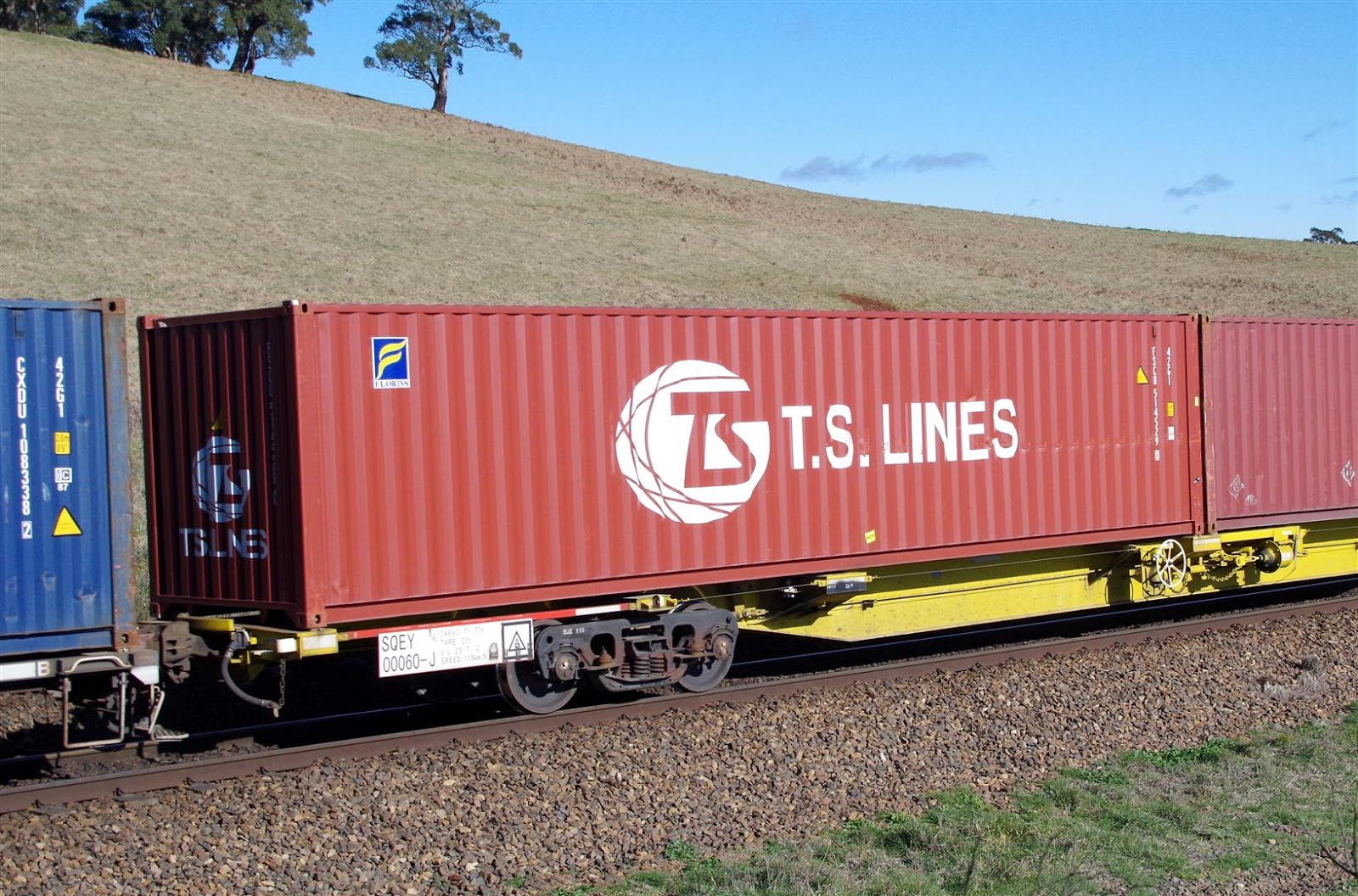 Rollingstock News Qube Paper Train & TS Lines Boxes