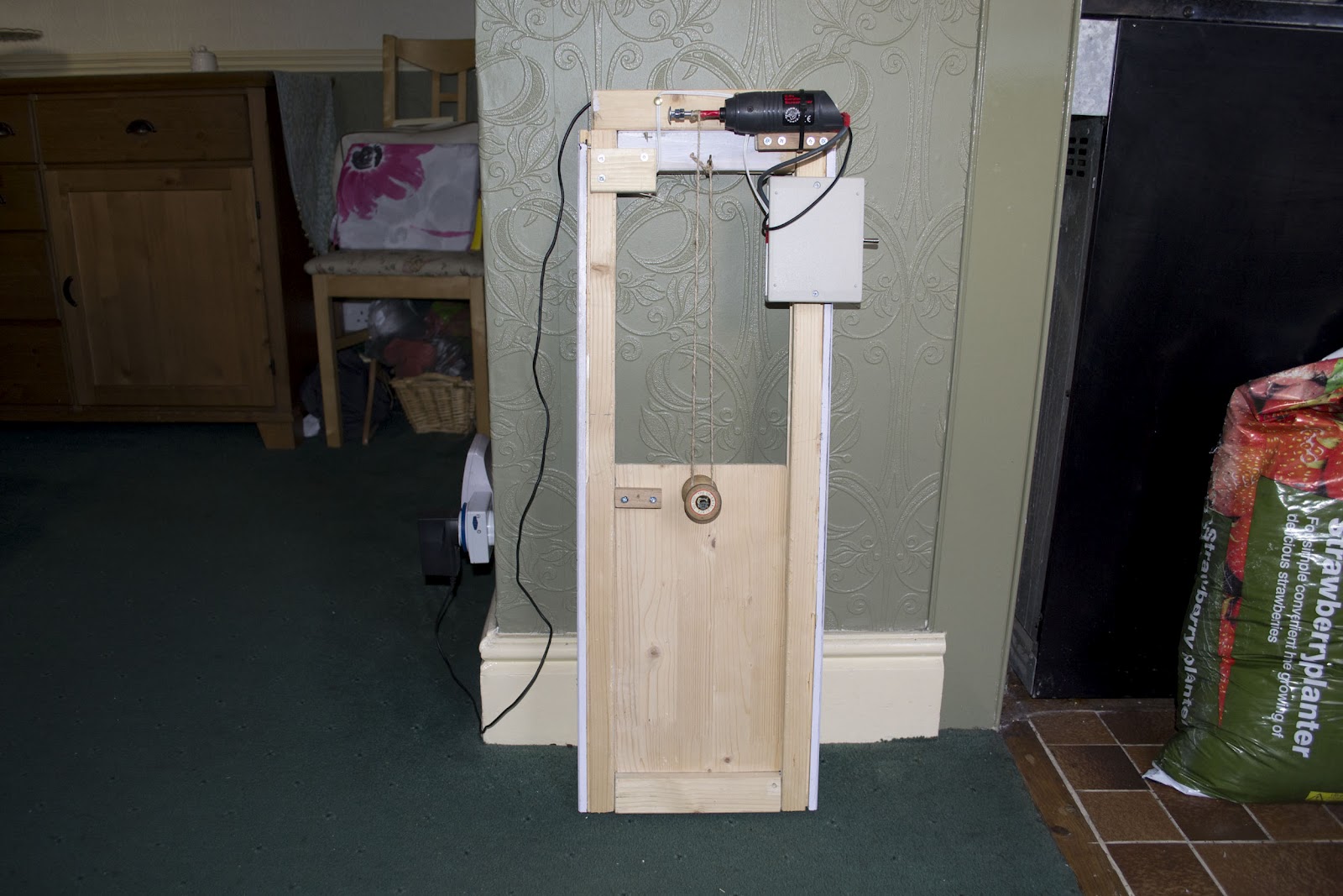DIY Automatic coop door opener. | Back To The Old Ways