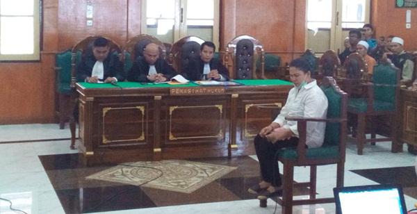 Sidang kasus penistaan agama di Tanjungbalai. Sidang kasus penistaan agama di Tanjungbalai.