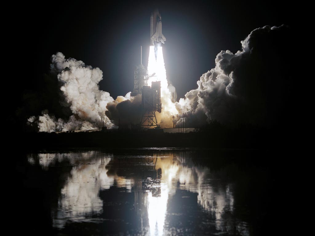http://3.bp.blogspot.com/-OBVwmiXLydg/TdFKRUWS-aI/AAAAAAAAAZw/-mQzp2j2dzA/s1600/nasa+shuttle+launch+1.jpg