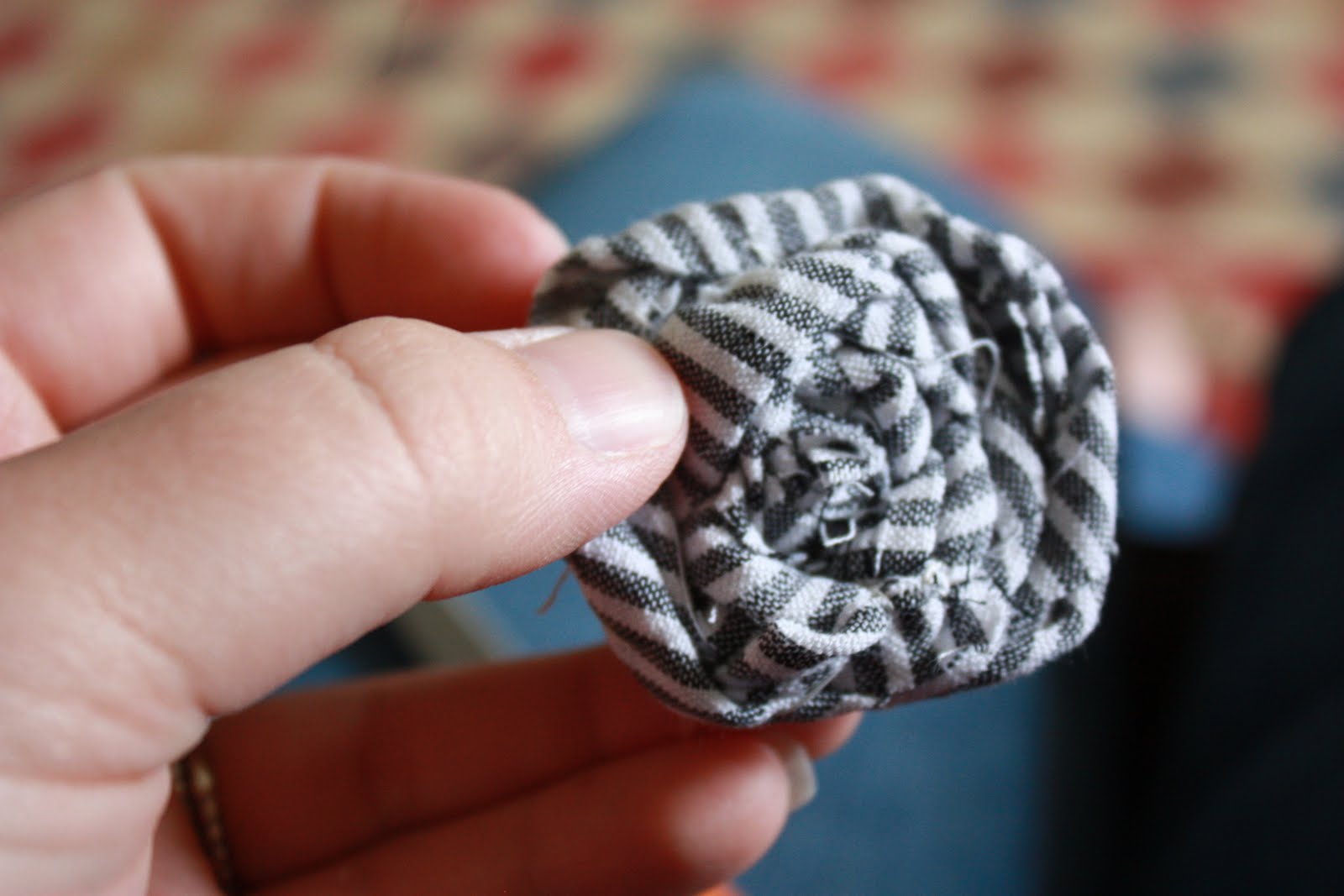 Centsible Creativity: Tutorial: Embellished T-Shirt