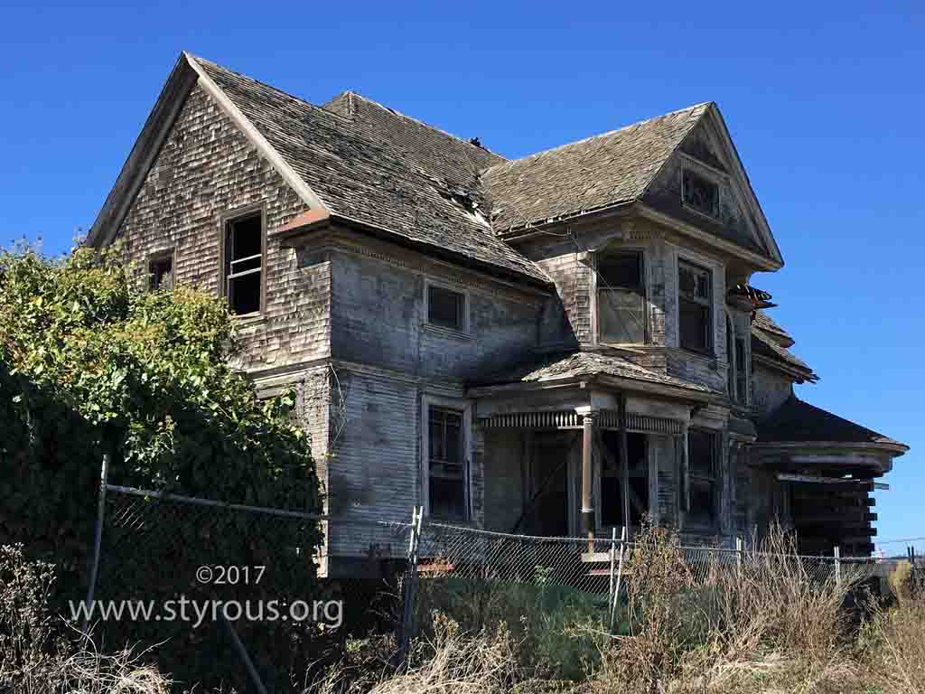 The Styrous® Viewfinder Redman House a forlorn mansion