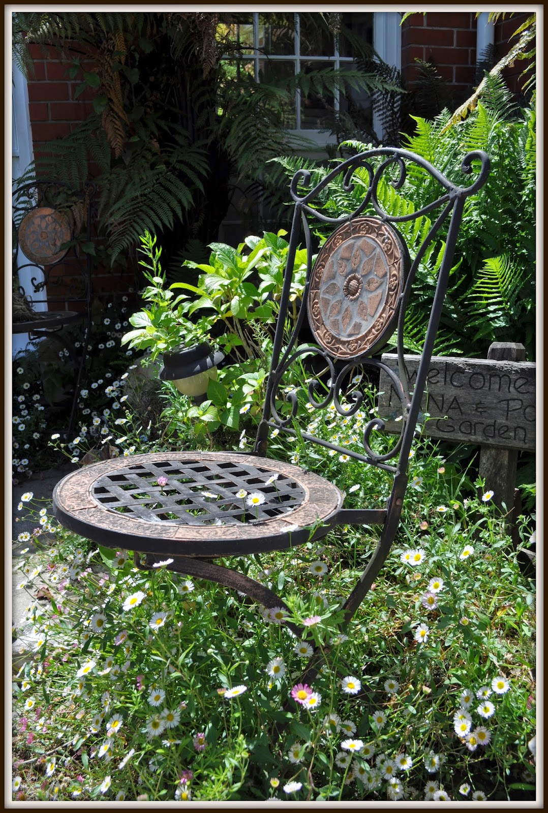 DUTCHCORNER My neighbours garden