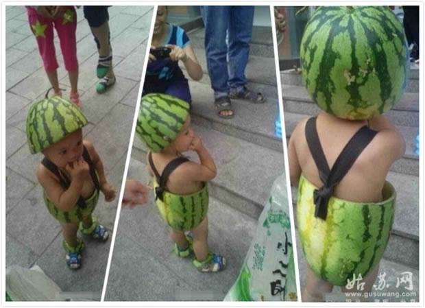 Kostum Unik Anak Menyambut Musim Panas, Buah Semangka Utuh Pun Bisa Jadi Keren! Kostum Unik Anak Menyambut Musim Panas, Buah Semangka Utuh Pun Bisa Jadi Keren!