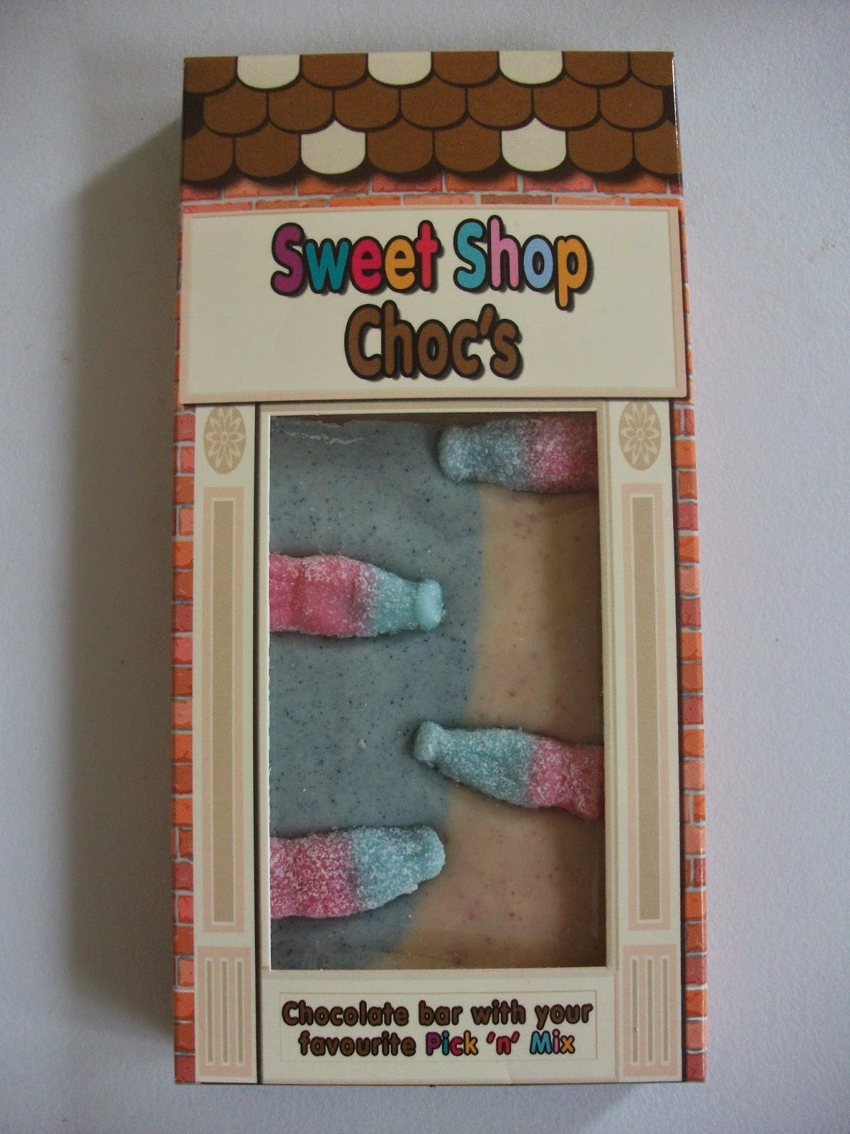 Fizzy Bubblegum Bottles Blue & White Chocolate Bar Review