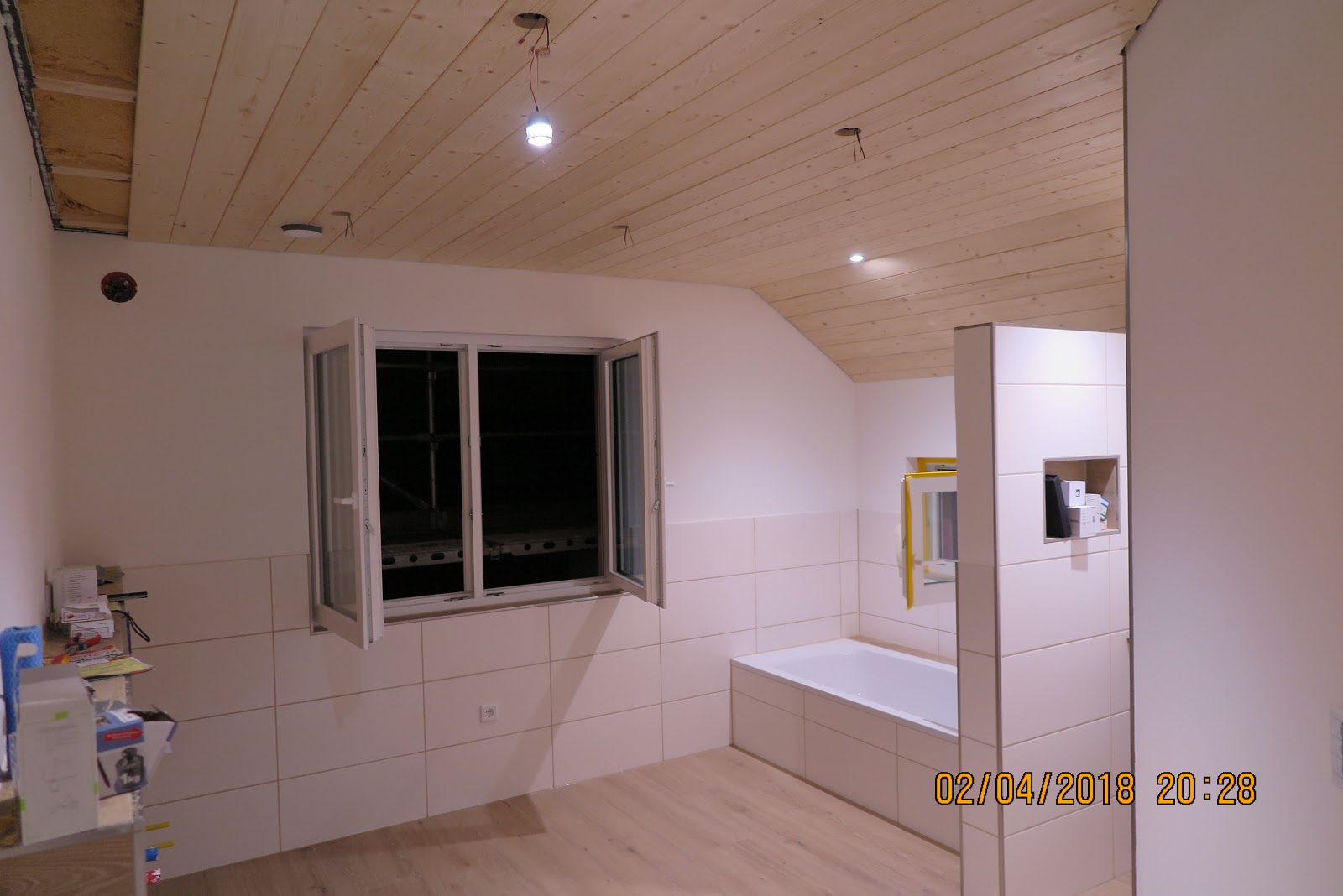 Wir bauen ein Holzhaus: Nachtrag: Einbau der Holzdecke