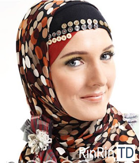 Jenis Jilbab untuk Bentuk Wajah Lonjong