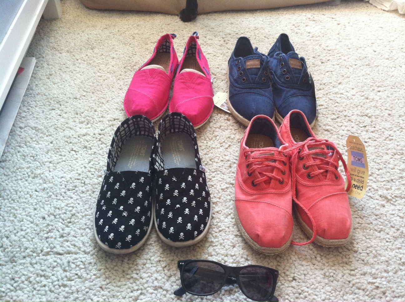 California Gyaru TOMS Warehouse Sale