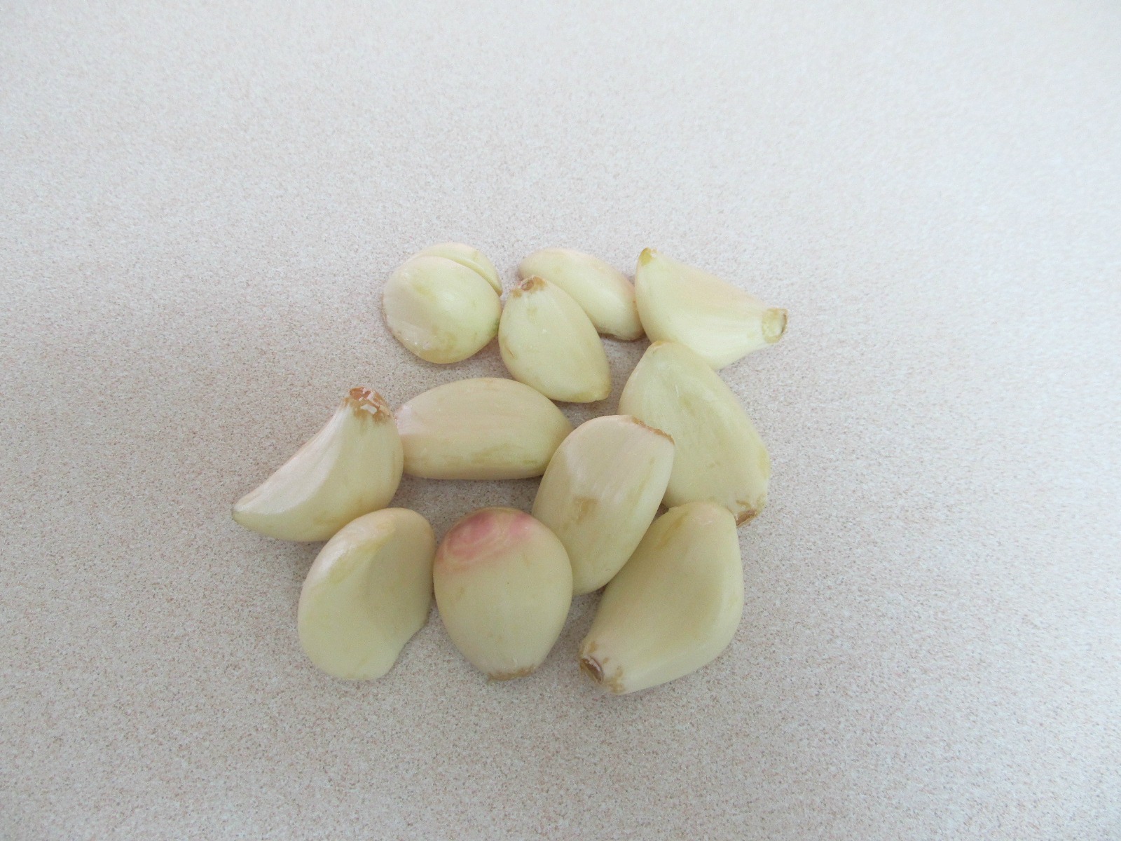 How To Peel Garlic The Easy Way