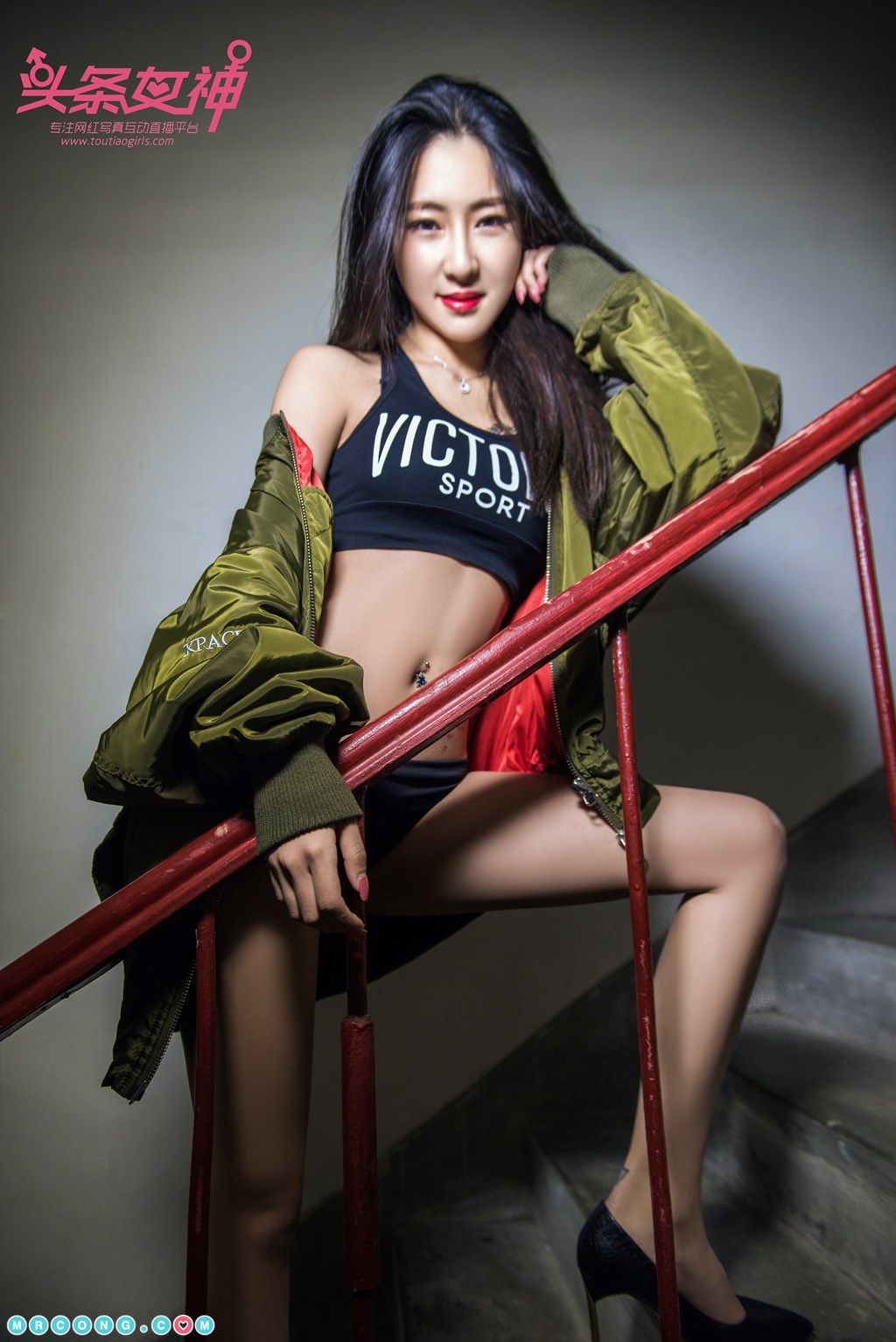 TouTiao 2017-11-16: Model Ru Yi (如意) (21 photos)