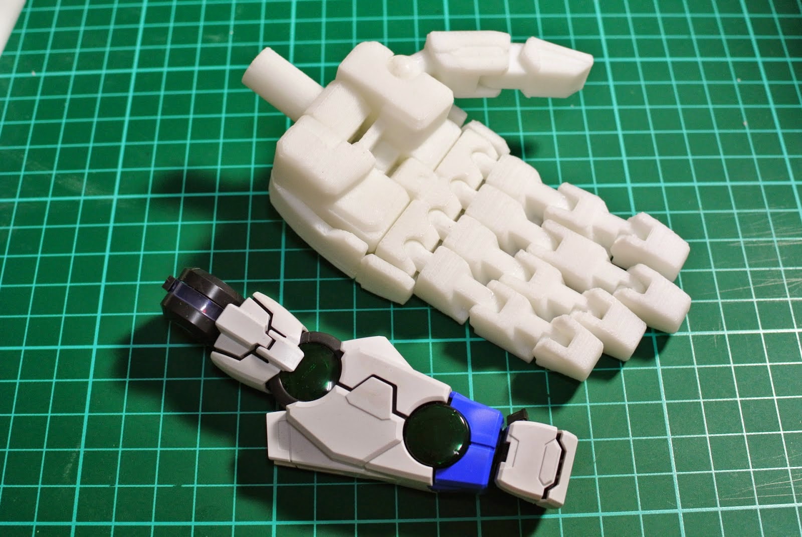 3d Printed 1/20 GN0000+GNR010 00 Raiser / 00 Gundam Manipulator