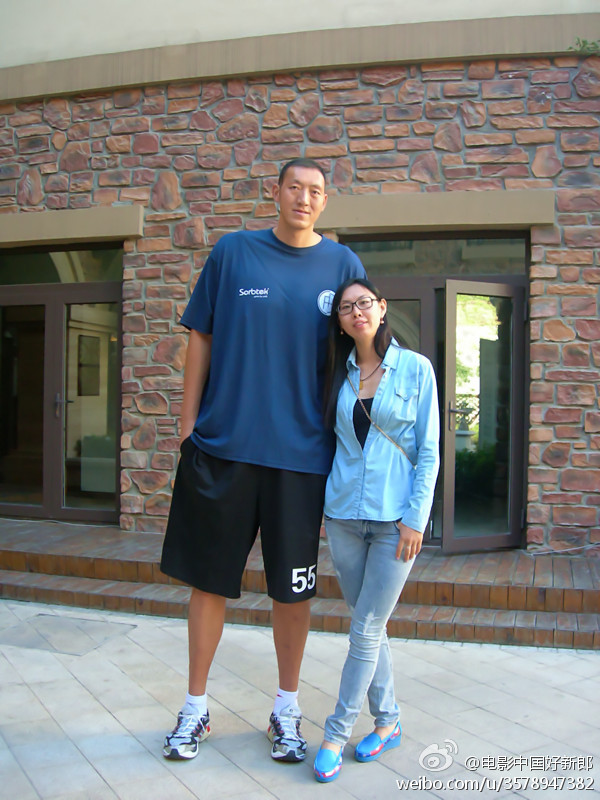 Amazing Information: Sun Mingming Tallest Basketball Player 7 Feet 9