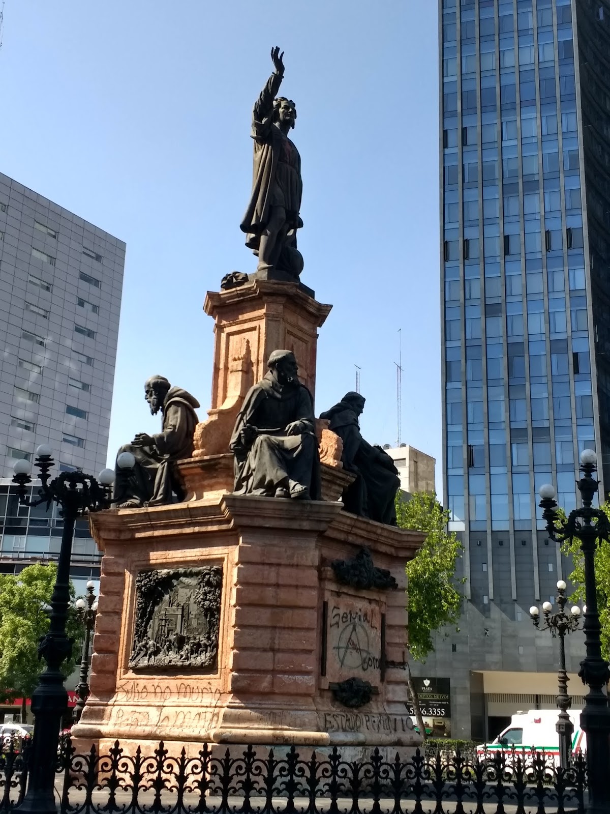 a few blocks away was the monumento a cristobal colon or christoper columbus as we know him that showed him gesturing toward the horizon a few blocks away was the monumento a cristobal colon or christoper columbus as we know him that showed him gesturing toward the horizon
