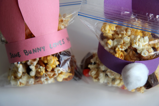 Create these cute Bunny Mix gifts for Easter using MARS® Mixed Minis, available at Sam's Club.