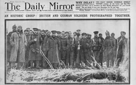 MERRY CHRISTMAS FRITZ British Tommy's greeting the German soldiers with an improvised sign Christmas Truce 1914