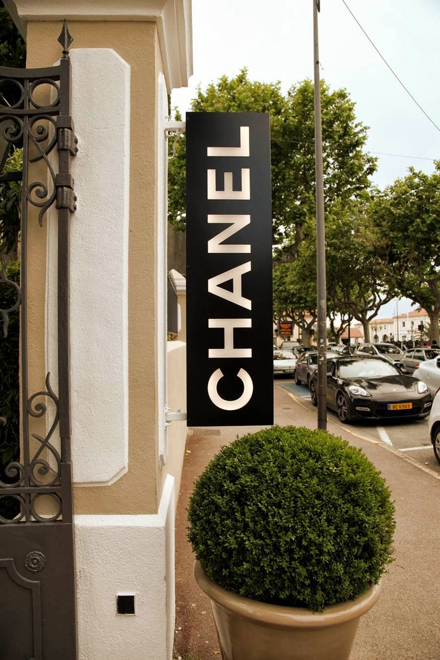 Kalmerend Munching leraar The Chanel Store In St.Tropez - Fashion Trends