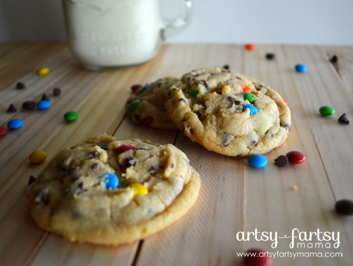 M&M Pudding Cookies at artsyfartsymama.com #cookie #recipe