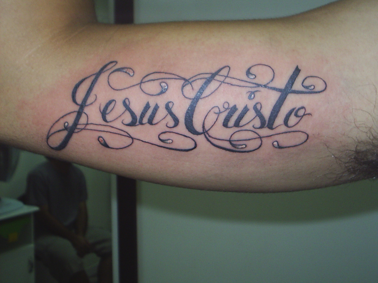 Featured image of post Tatuagem Escrito Jesus Cristo No Bra o Levamos as boas novas do evangelho para toda criatura