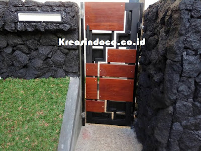 Proses Pemasangan Pintu Pagar Kombinasi Kayu di Tempat Rumah Bpk Soes Pamulang Permai Tangerang Selatan