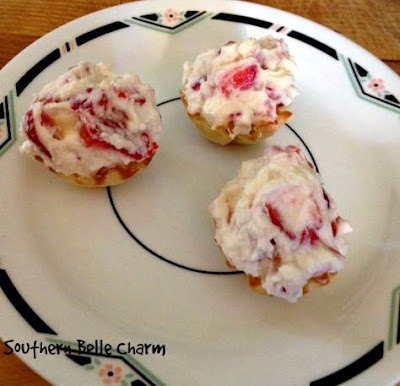 Blog With Friends, multiple projects based on the theme Happiness Happens Day | Strawberries and Cream by Minette of Southern Belle Charm | Presented on www.BakingInATornado